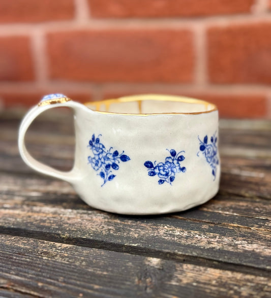 delft blue dreams | 22k gold lustre | mug