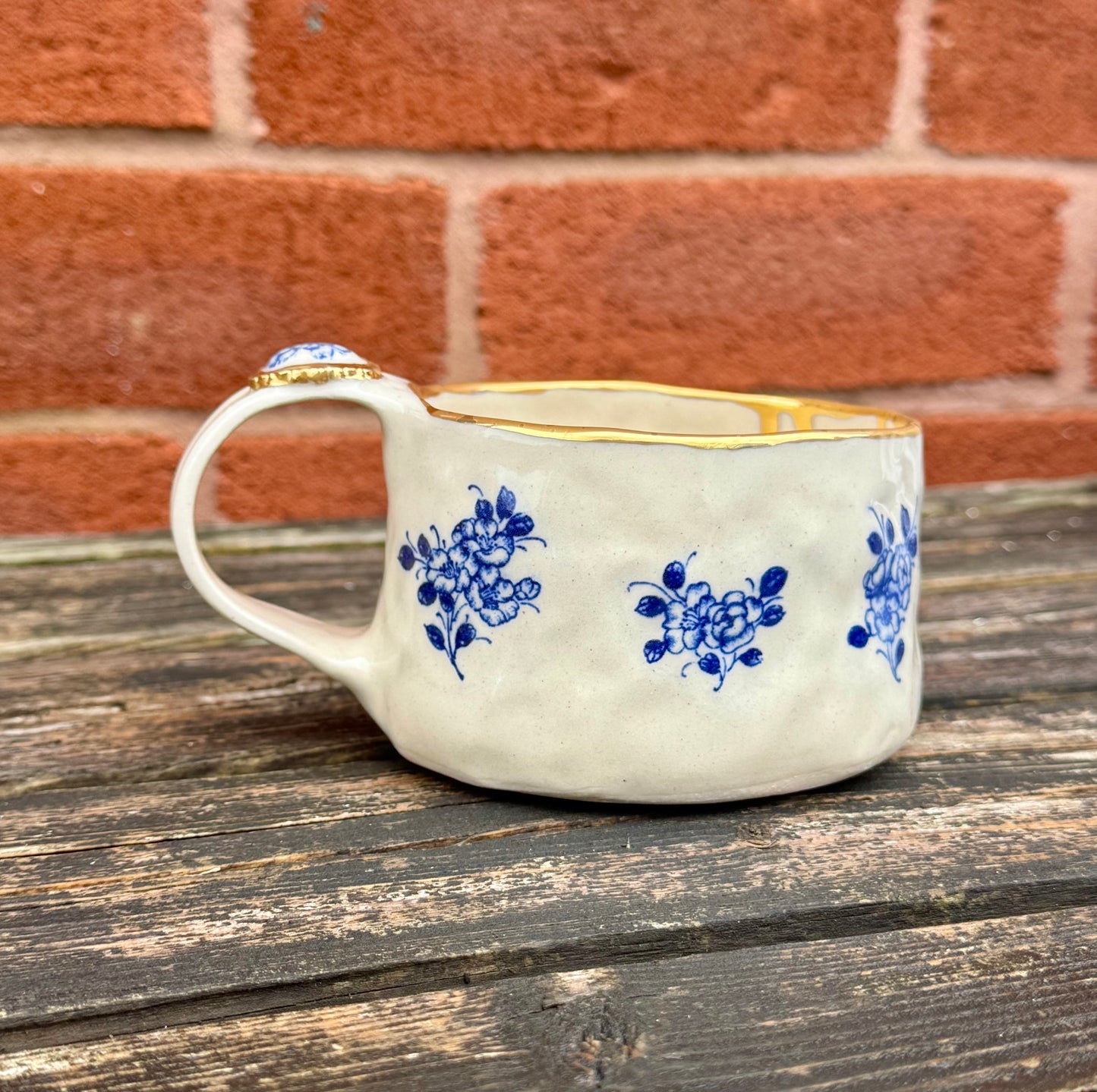 delft blue dreams | 22k gold lustre | mug